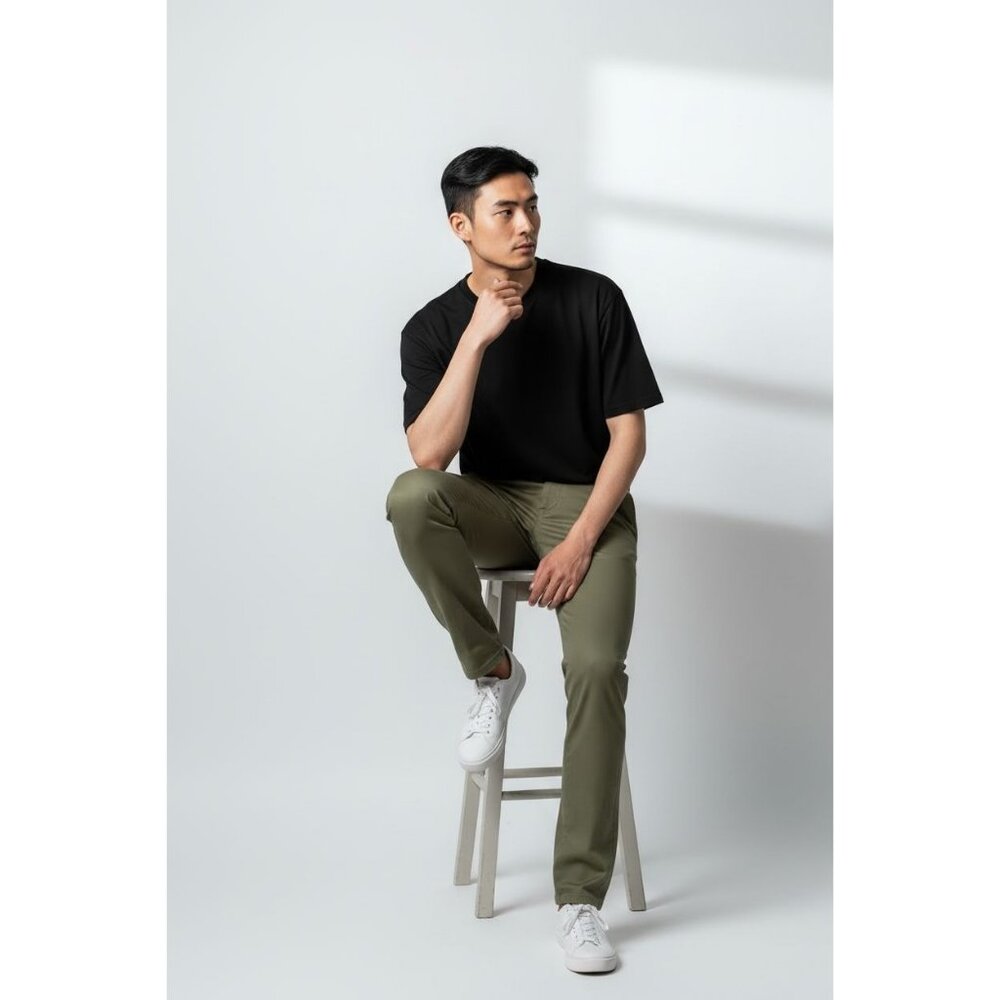 Cesare Attolini Green Chino Pants Size 32. New With Tags. Made In Italy